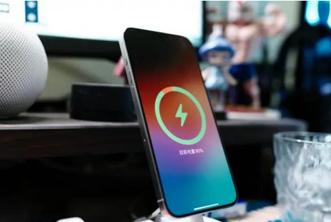 林口苹果15换屏服务分享用什么充电器给iPhone15充电更好 
